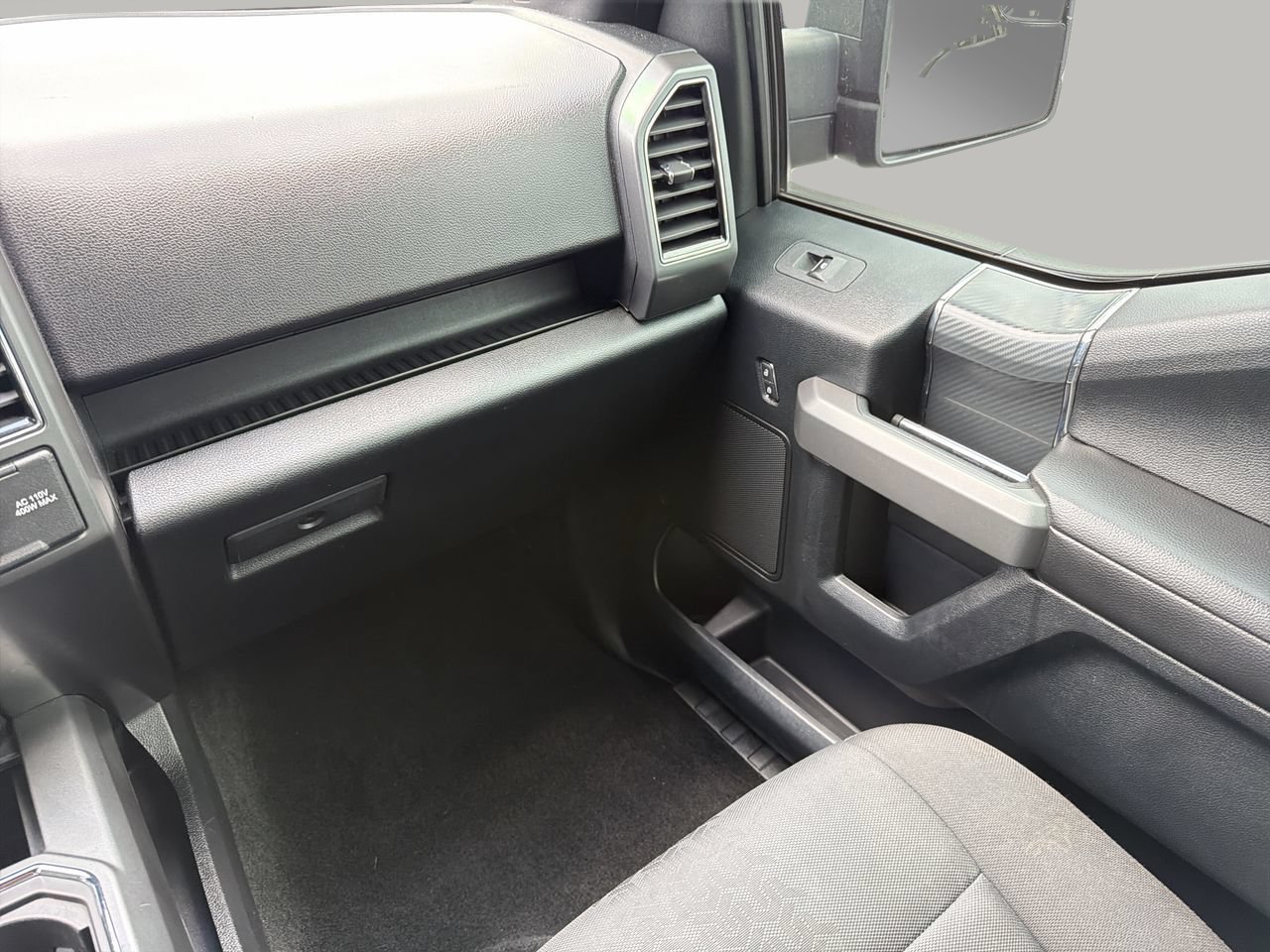 Used 2018 Shadow Black Ford XLT image 15
