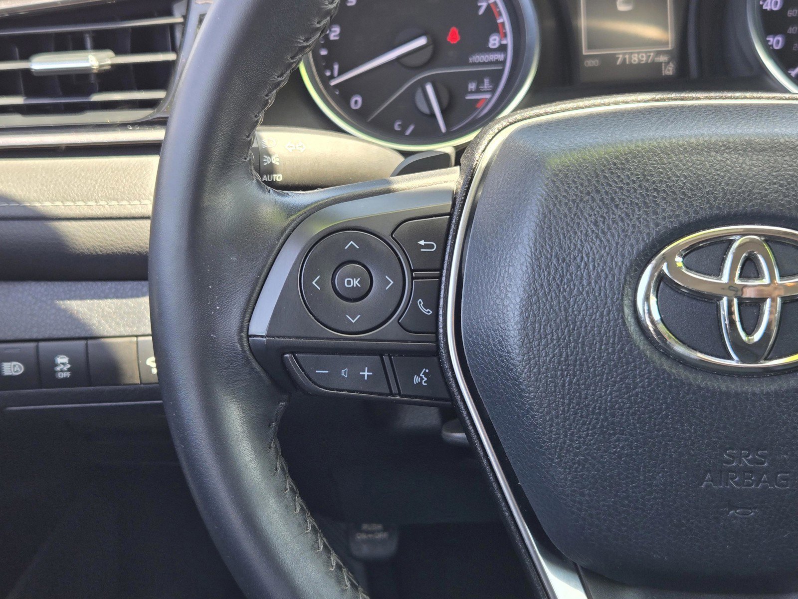 Certified Used 2020 White Toyota  image 14
