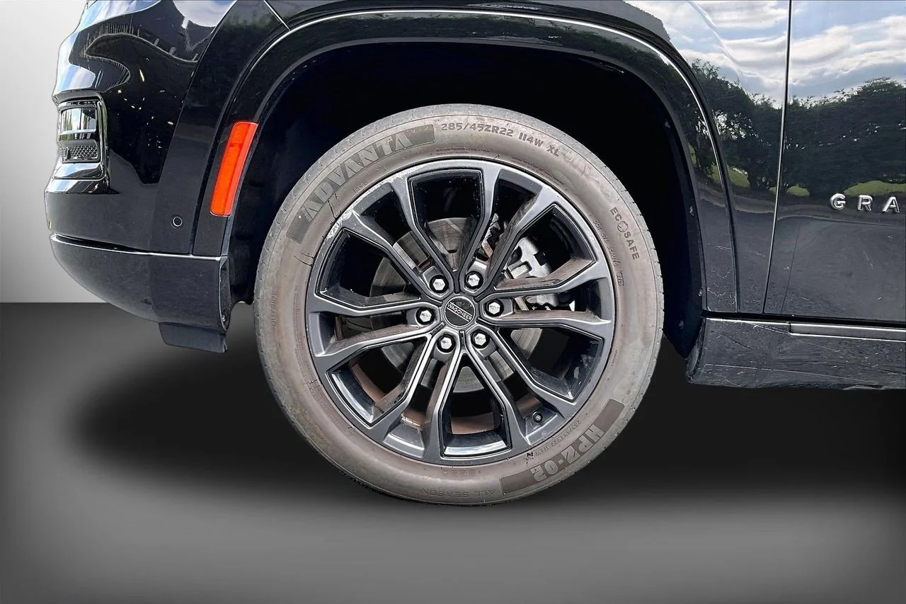 Used 2024 Black Jeep Series II image 34
