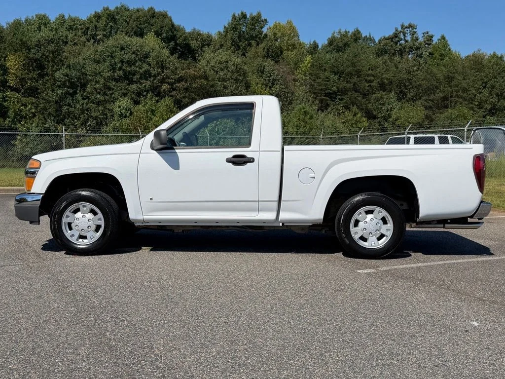 Used 2007 White Chevrolet LS image 30