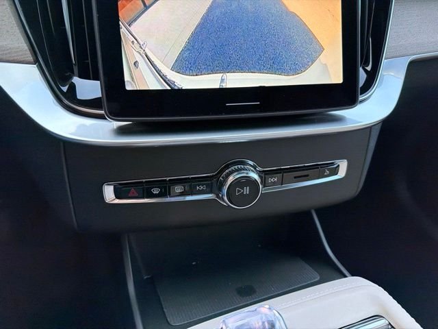 New 2026 White Volvo T8 Ultra image 21