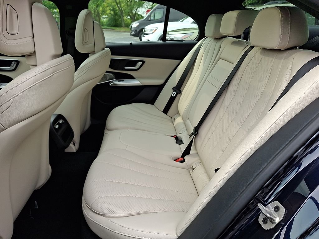 New 2027 Nautical Blue Metallic Mercedes-Benz E 350 image 10