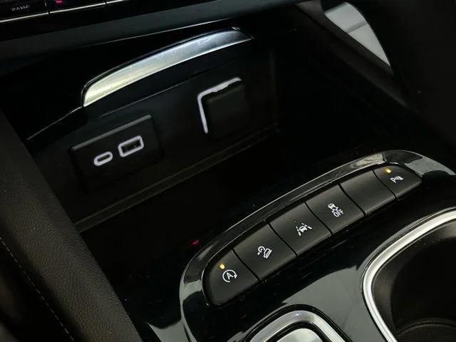 Used 2023 EBONY TWILIGHT METALLIC Buick Essence image 45