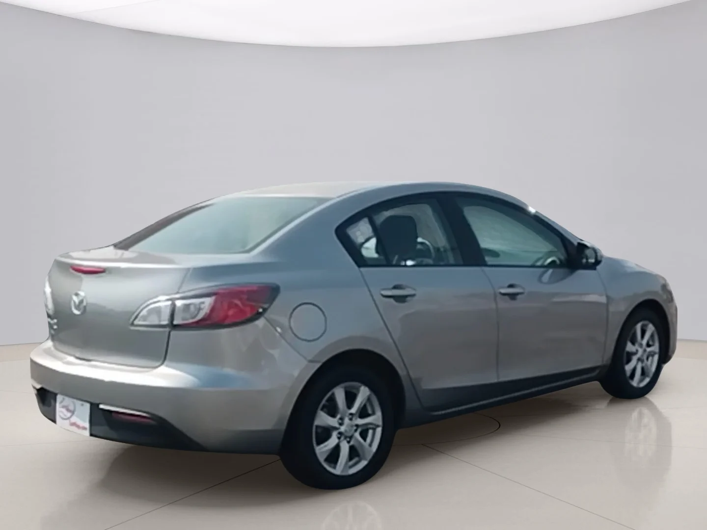 Used 2010 Silver Mazda I TOURING image 5