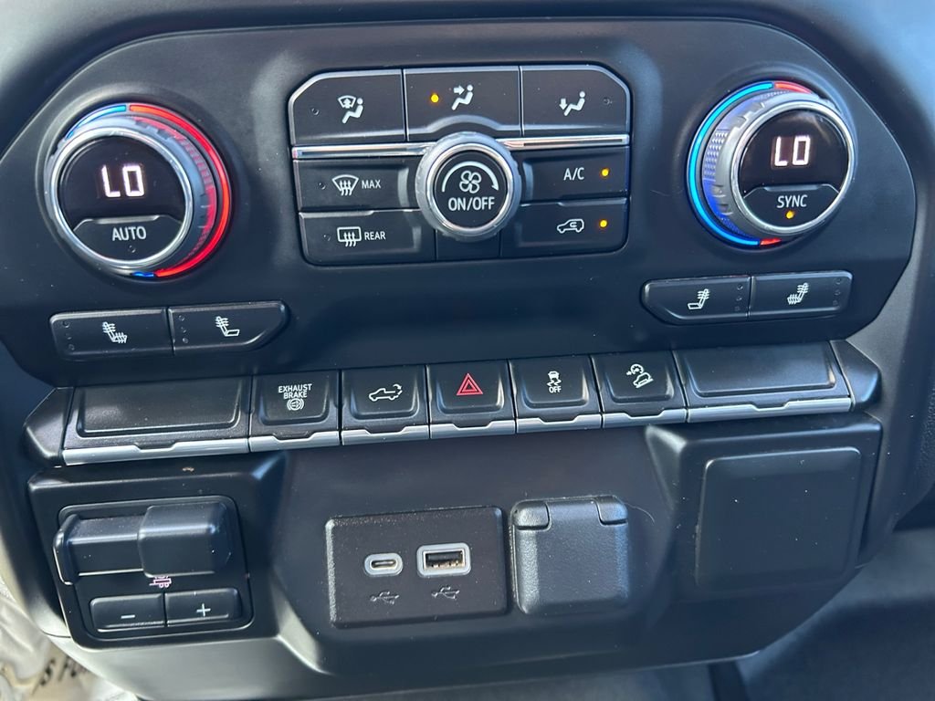Used 2022 White Chevrolet LT image 30
