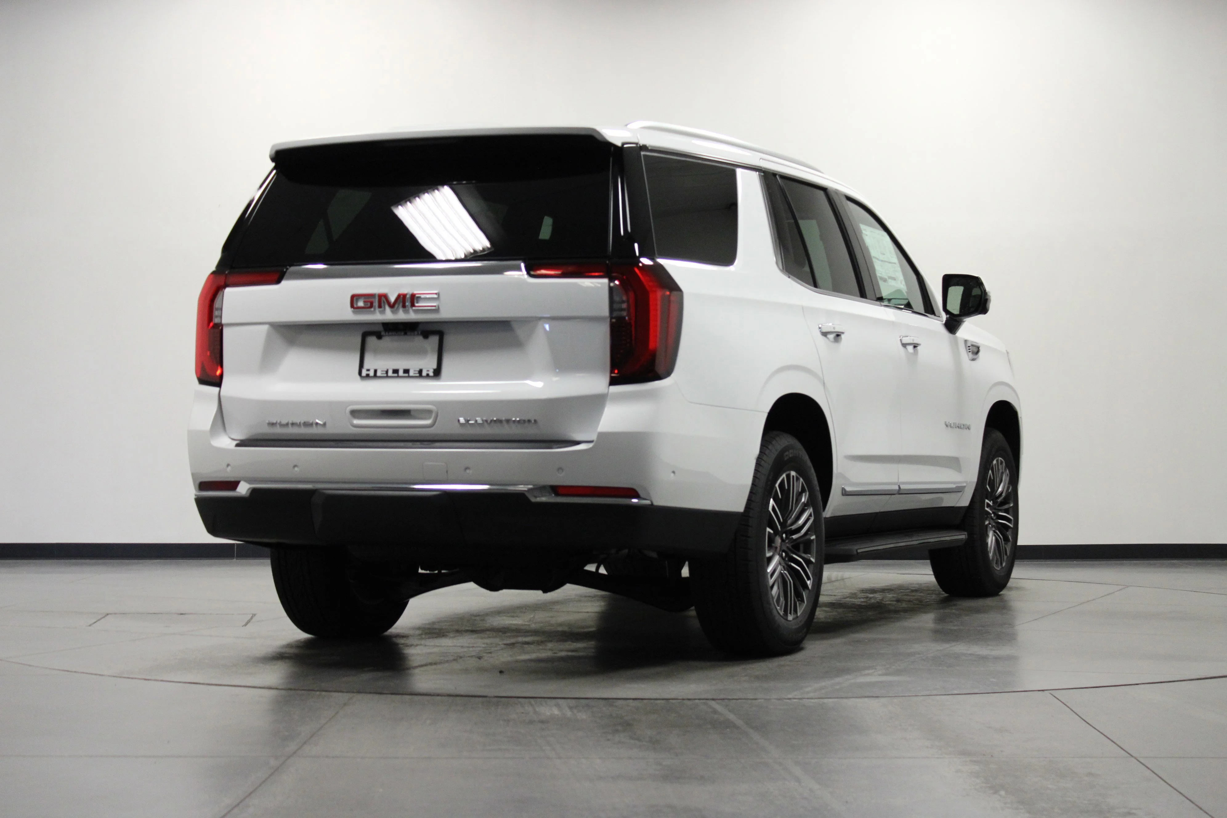 New 2026 Summit White GMC Elevation image 3
