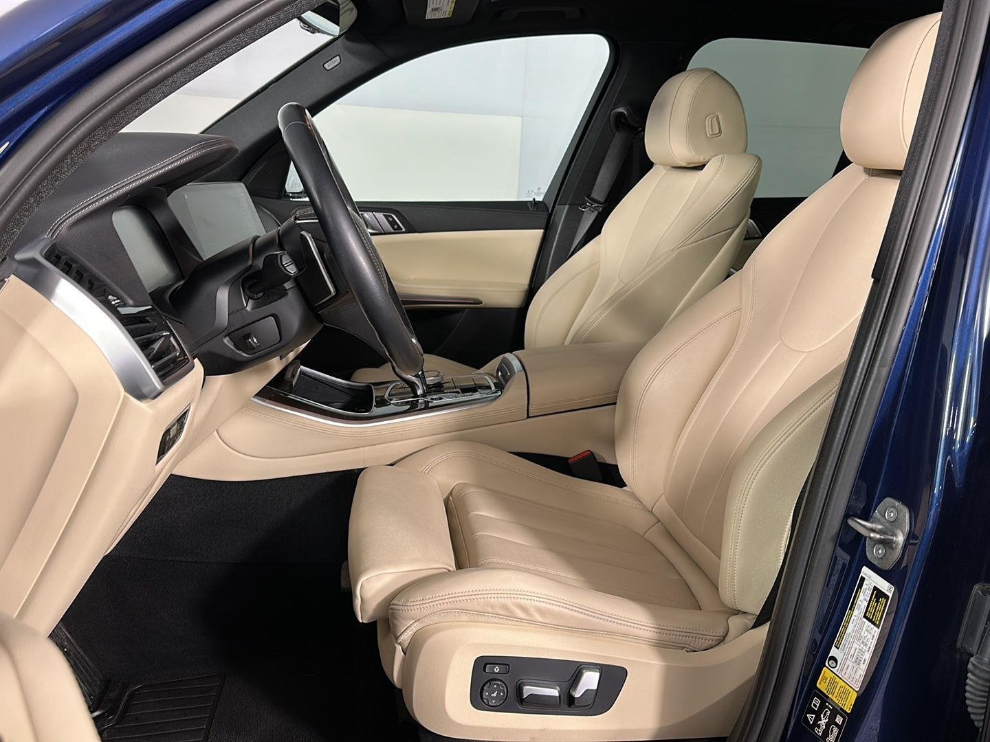 Used 2022 Phytonic Blue Metallic BMW xDrive40i image 12