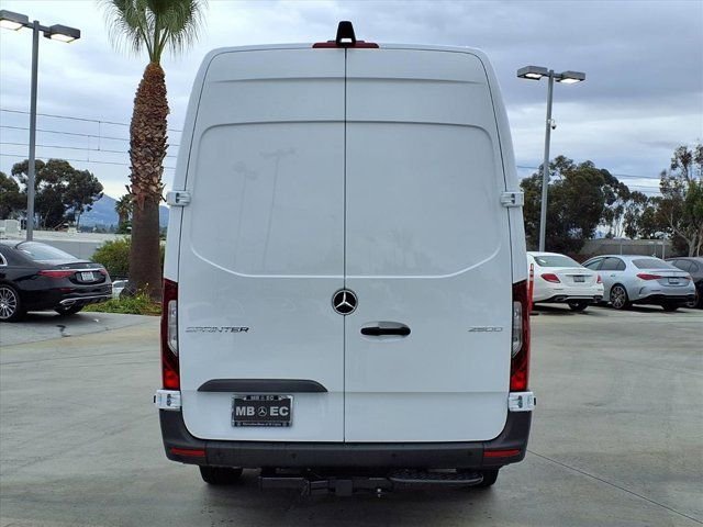 New 2026 Arctic White Mercedes-Benz Cargo 170 WB image 20