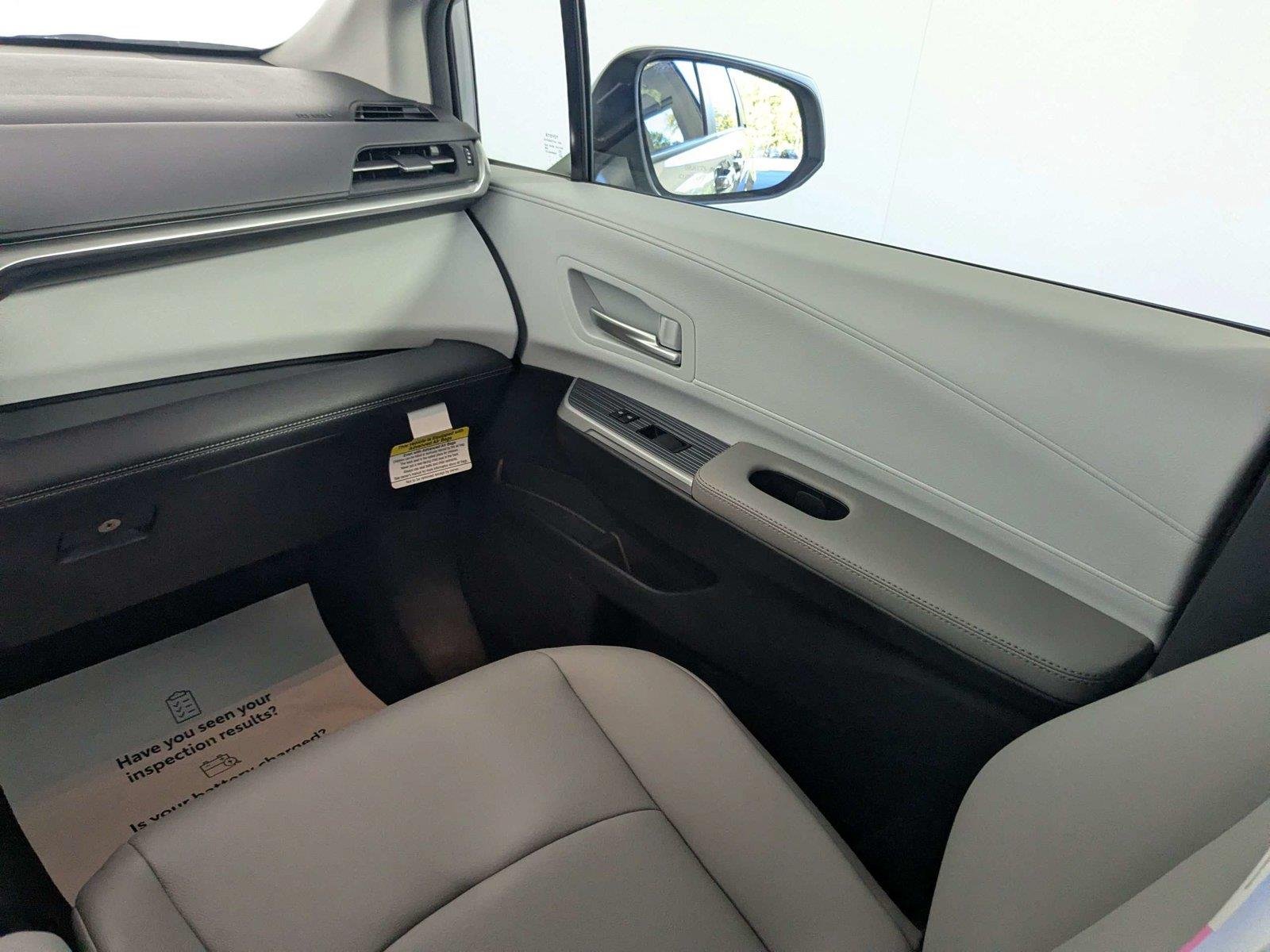 Used 2025 Celestial Silver Metallic Toyota XLE 8-Passenger image 40