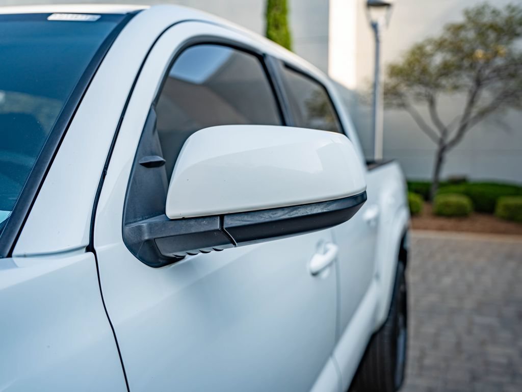 Used 2018 Super White Toyota SR image 9