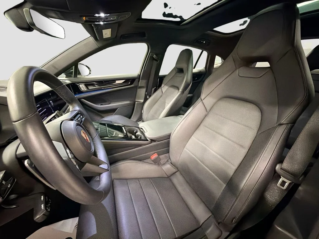 Certified Used 2025 White Porsche 4 image 5