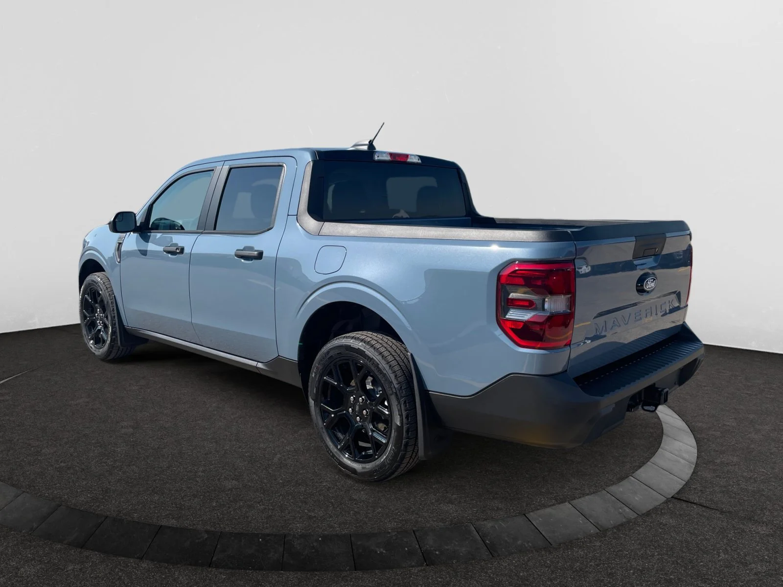 New 2026 Azure Grey Metallic Tri-Coat Ford XLT image 3