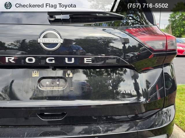 Used 2026 Super Black Nissan SV image 7