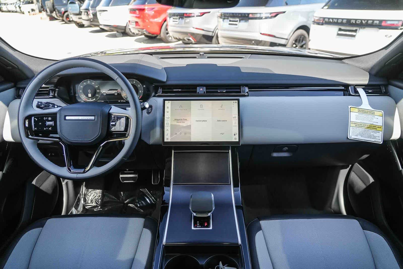 New 2026 Santorini Black Land Rover Dynamic SE image 12