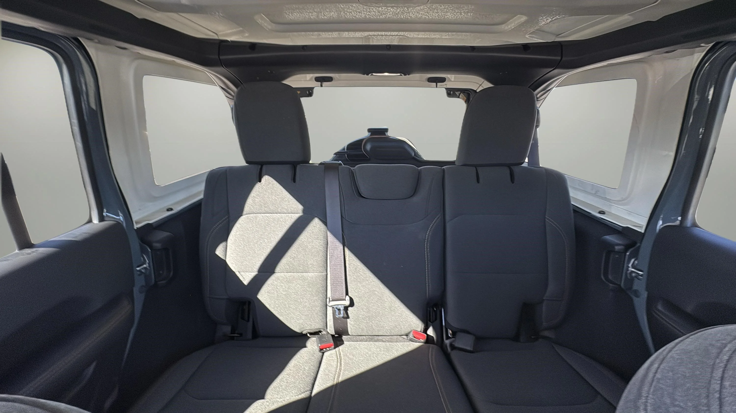 Used 2024 Anvil Clear Coat Jeep Sahara image 15