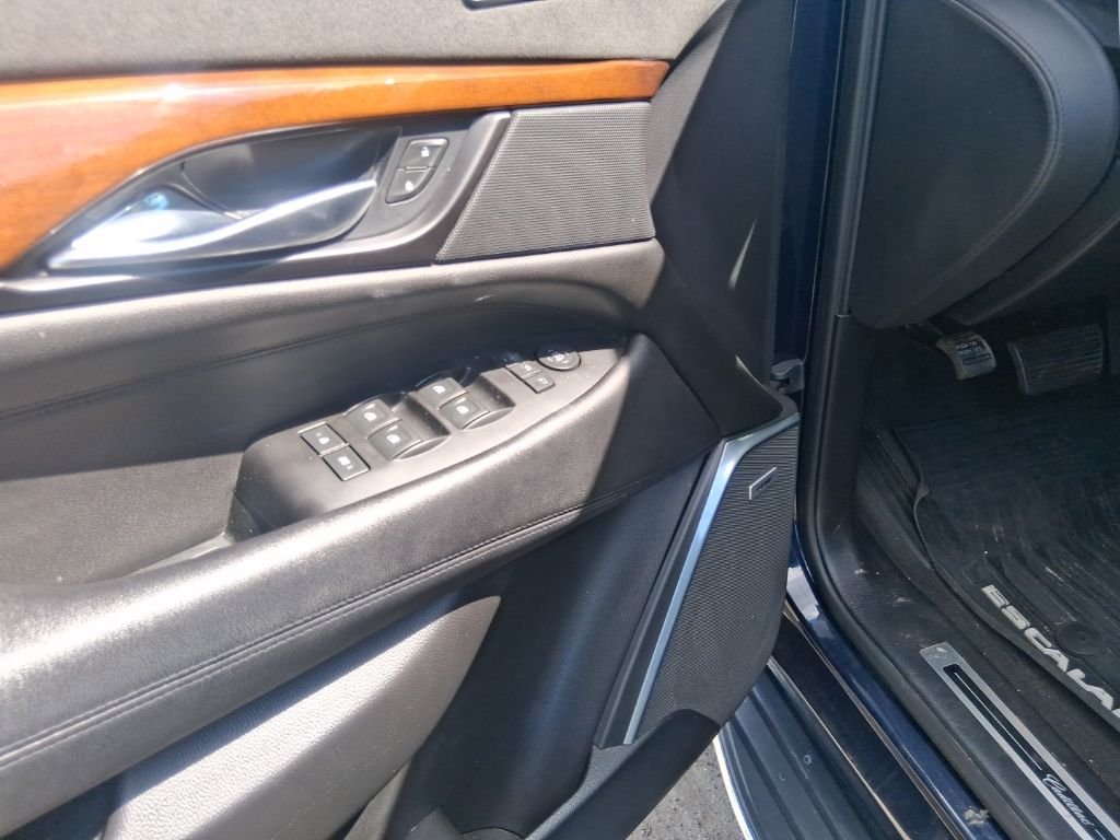Used 2020 Blue Cadillac Luxury image 10