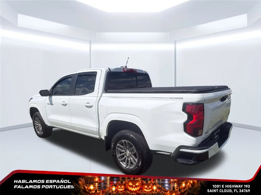 Used 2024 Summit White Chevrolet LT image 3