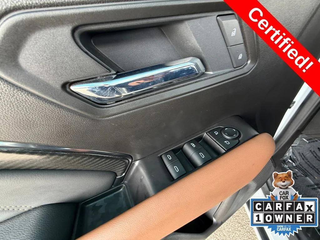 Used 2025 White GMC AT4 image 11
