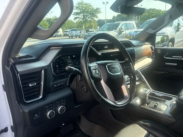 Used 2024 White GMC Denali image 17