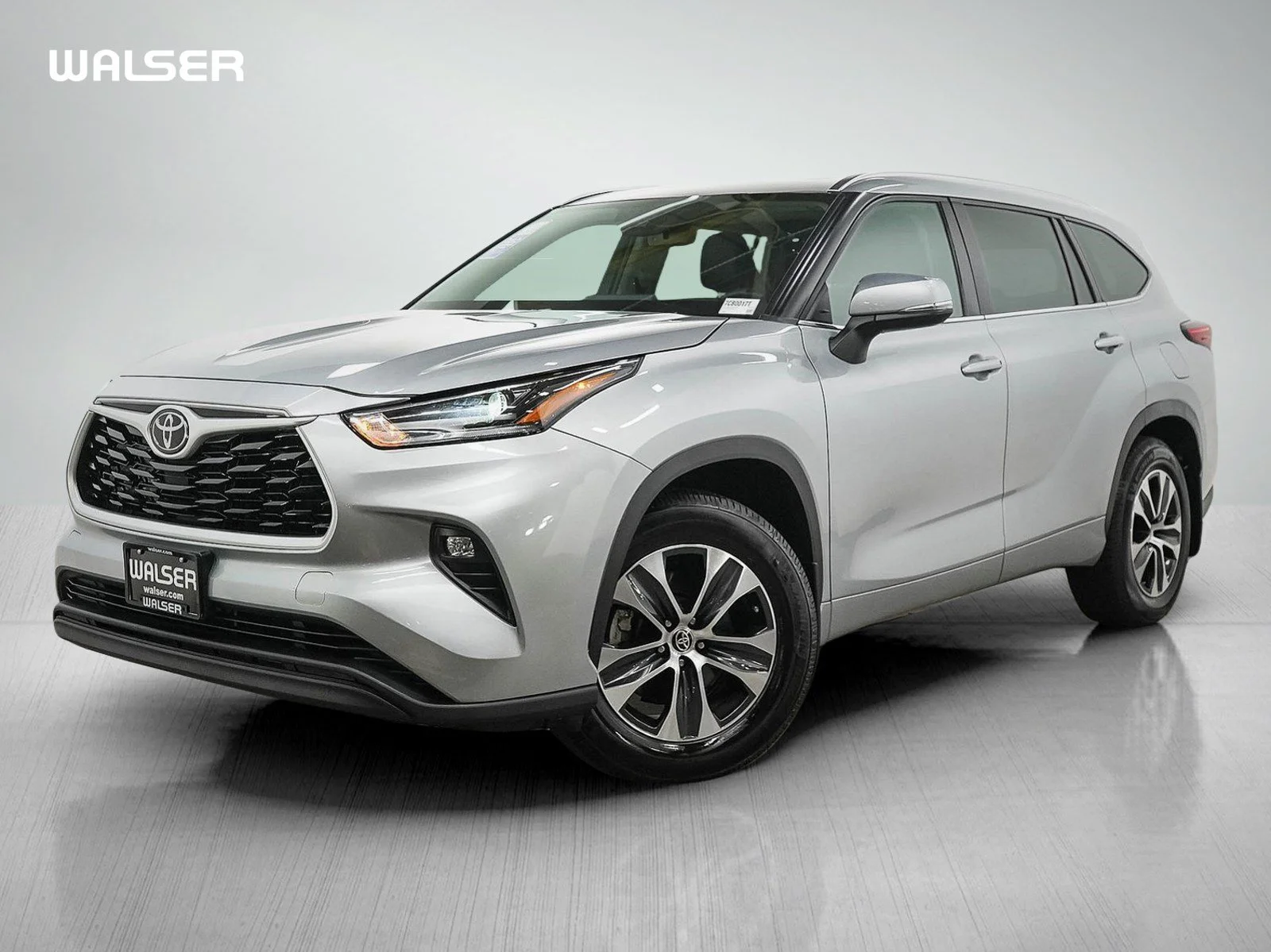 Used 2021 Celestial Silver Metallic Toyota XLE image 1