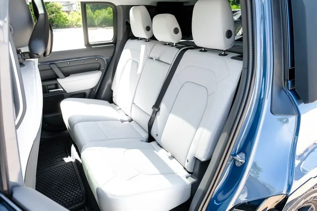 New 2026 Tasman Blue Land Rover X-Dynamic SE image 44