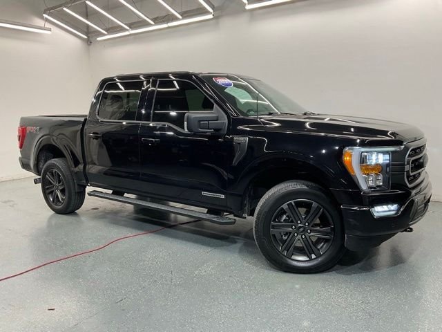 Used 2021 Black Ford XLT image 2
