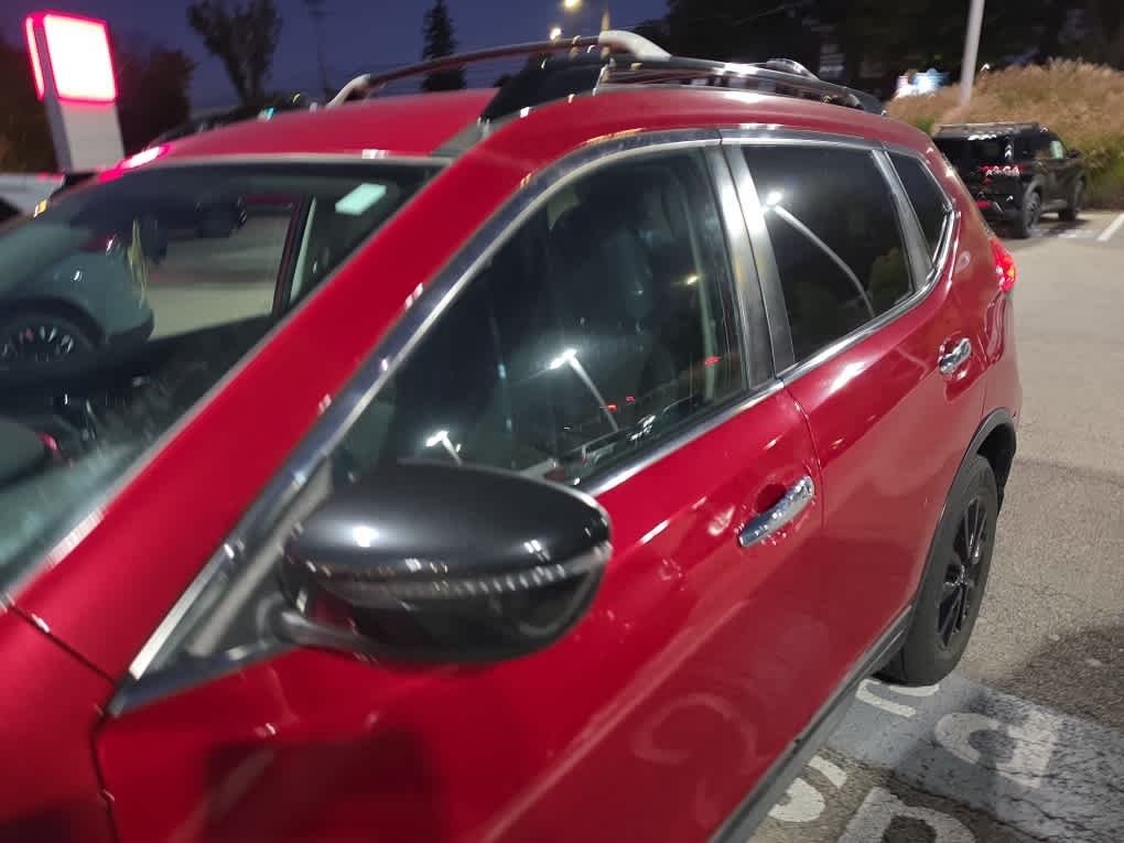 Used 2017 Palatial Ruby Nissan SV image 3