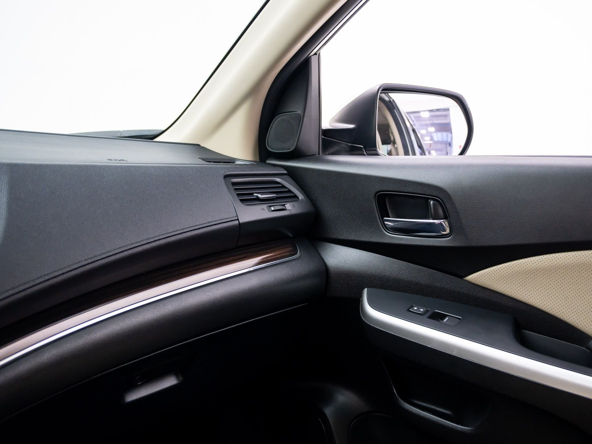 Used 2016 White Honda EX-L image 27