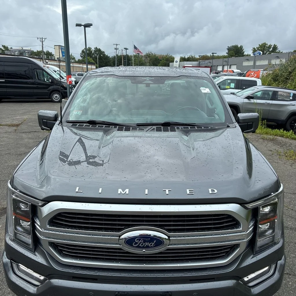 Used 2023 Gray Ford Limited image 2