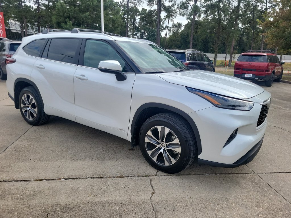Certified Used 2026 Beige Toyota XLE image 10