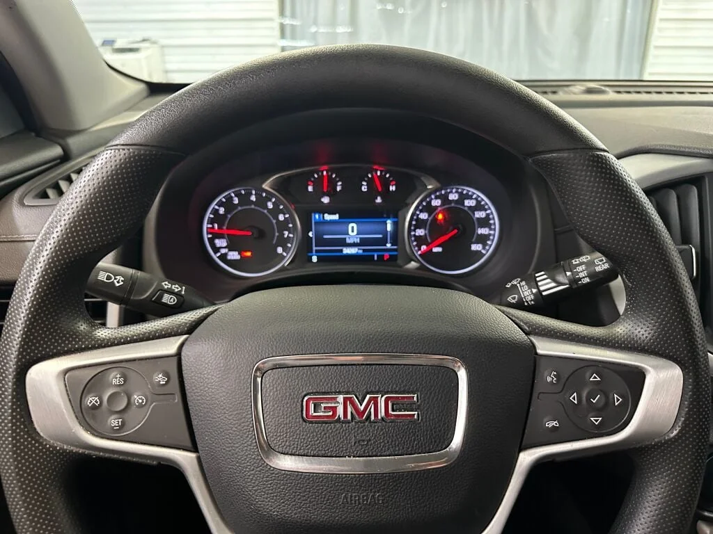 2023 GMC Terrain SLE - Photo 8