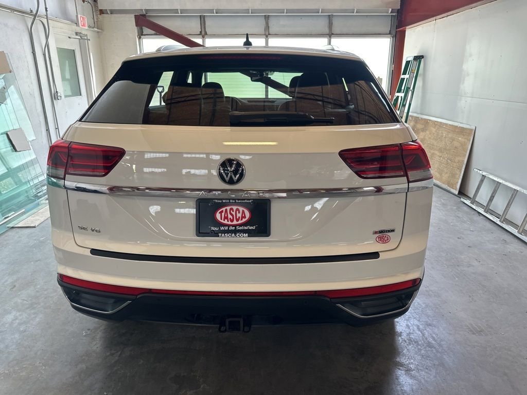 Used 2020 White Volkswagen 3.6L V6 SE w/Technology image 4