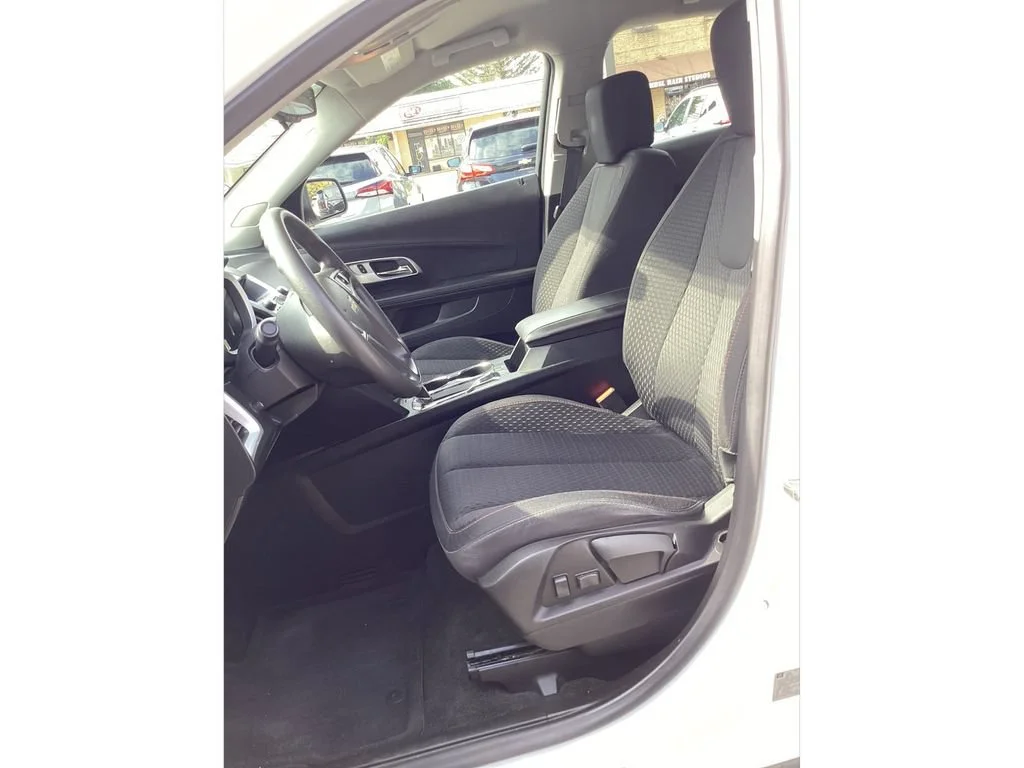 Used 2015 SUMMIT WHITE Chevrolet LS image 9