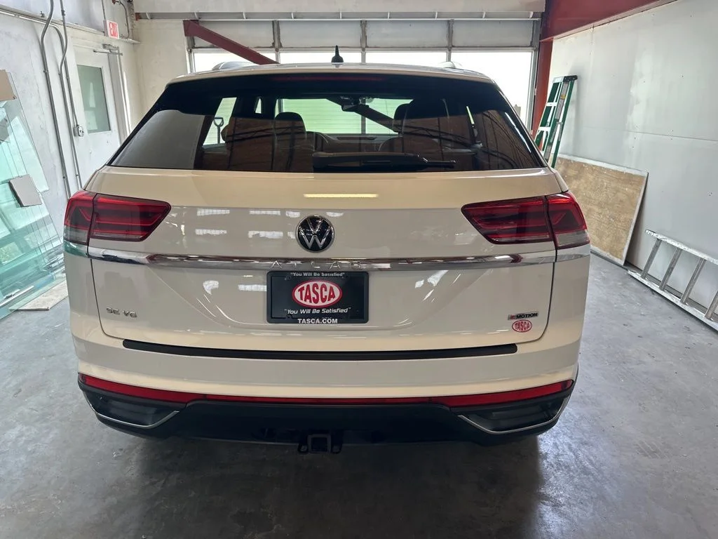 Used 2020 White Volkswagen 3.6L V6 SE w/Technology image 4