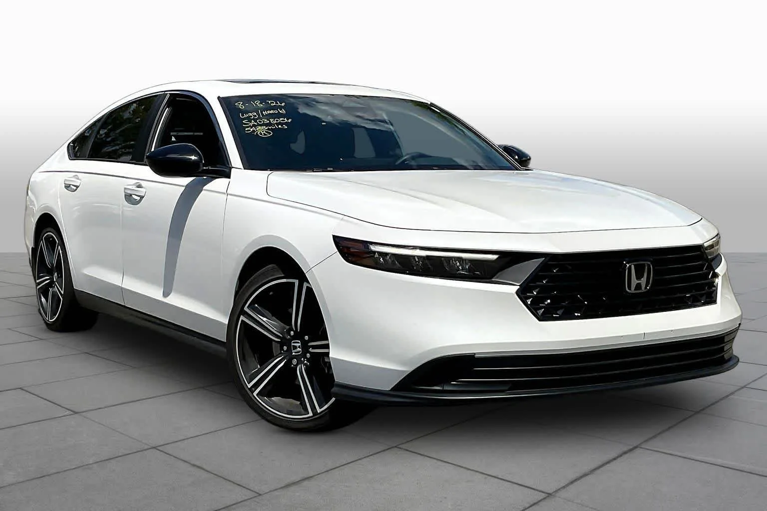 Used 2025 Platinum White Pearl Honda Sport image 3