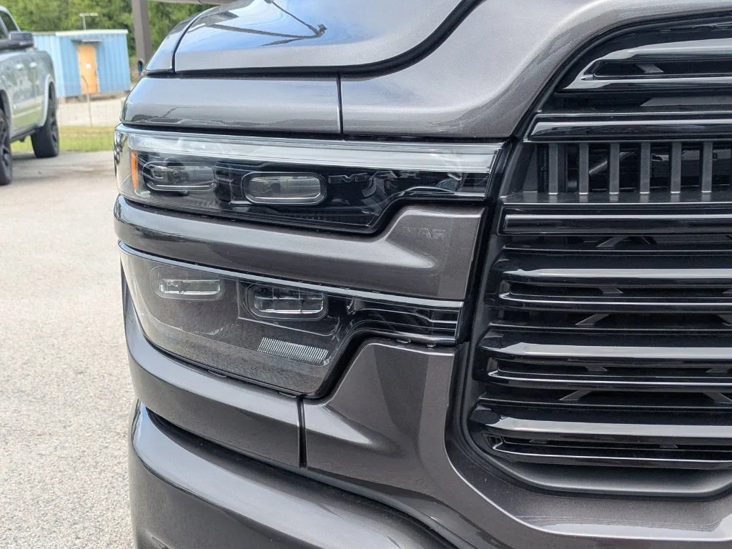 New 2026 Granite Crystal Metallic Clear-Coat Exterior Paint RAM Laramie image 11