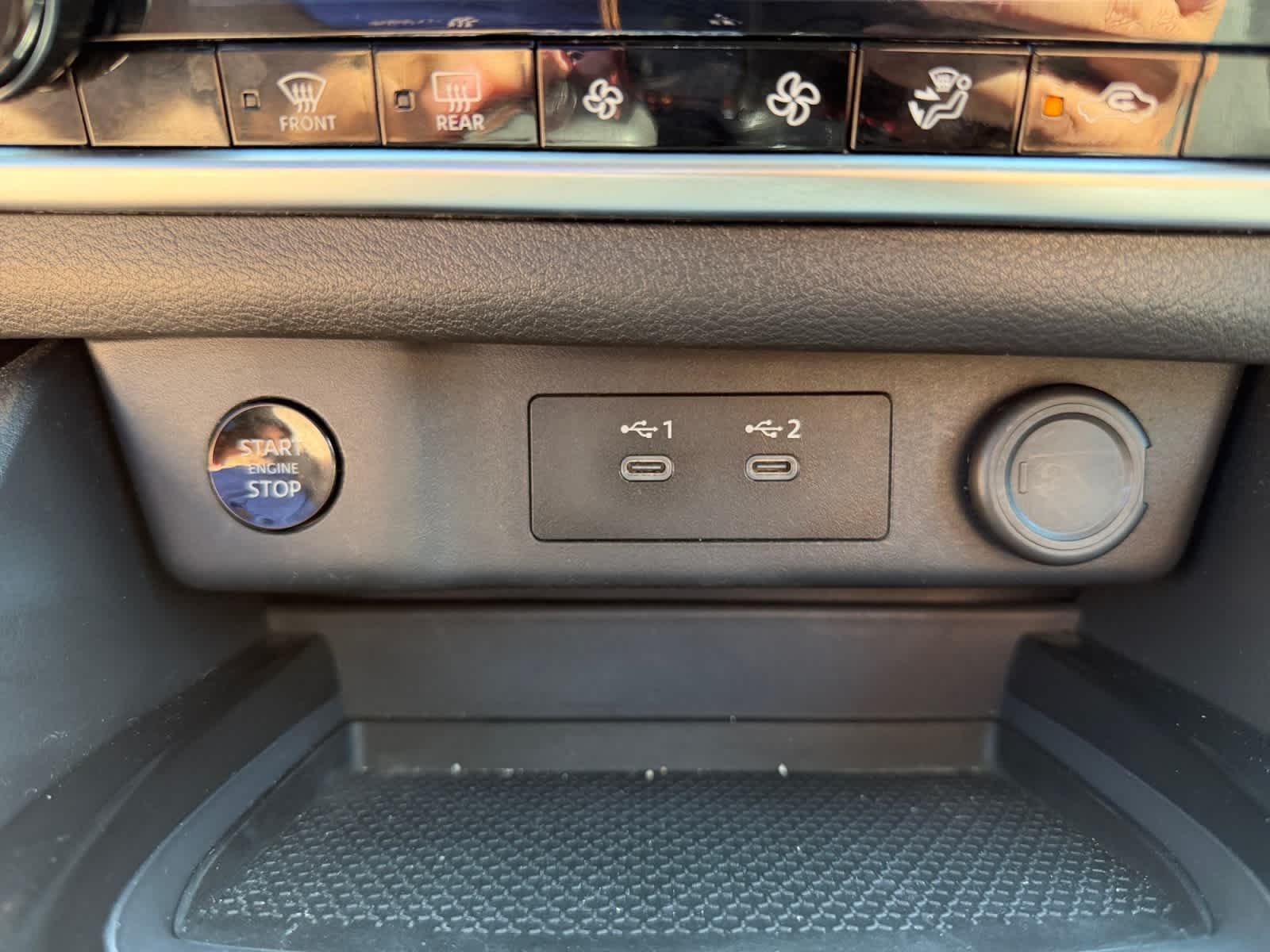 Used 2025 Gun Metallic Nissan SV image 17