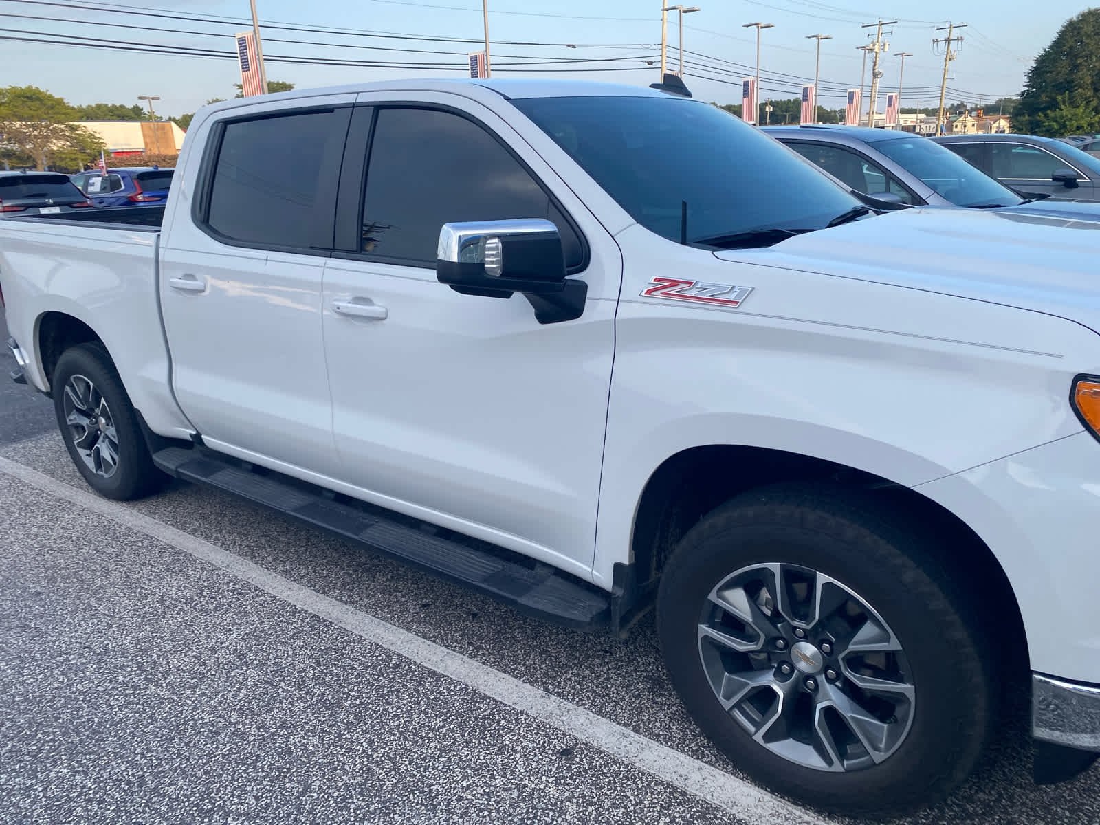 Used 2025 Summit White Chevrolet LT image 12