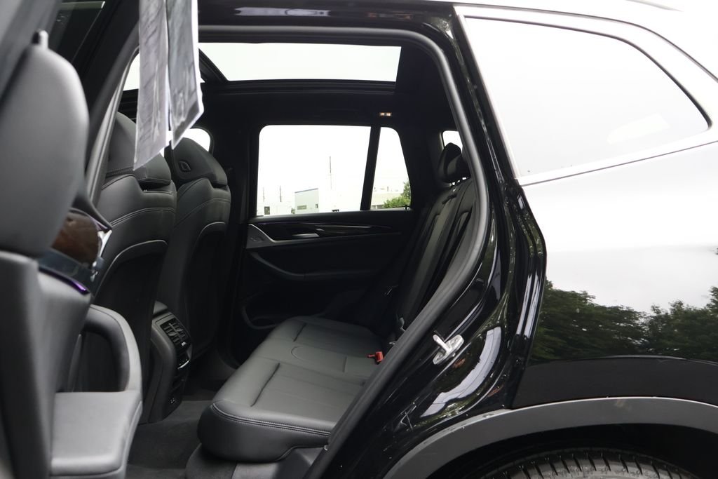 Used 2024  BMW xDrive30i image 47