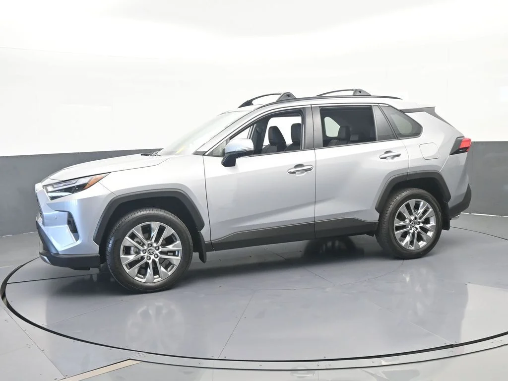 Used 2025 Silver Sky Metallic Toyota Limited image 1