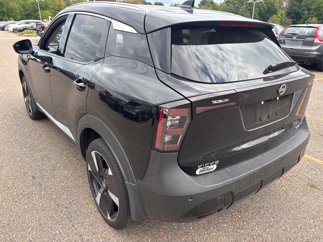 Certified Used 2025 Super Black Nissan SR image 7