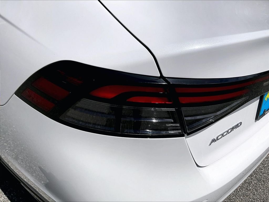 Used 2025 White Honda Touring image 33