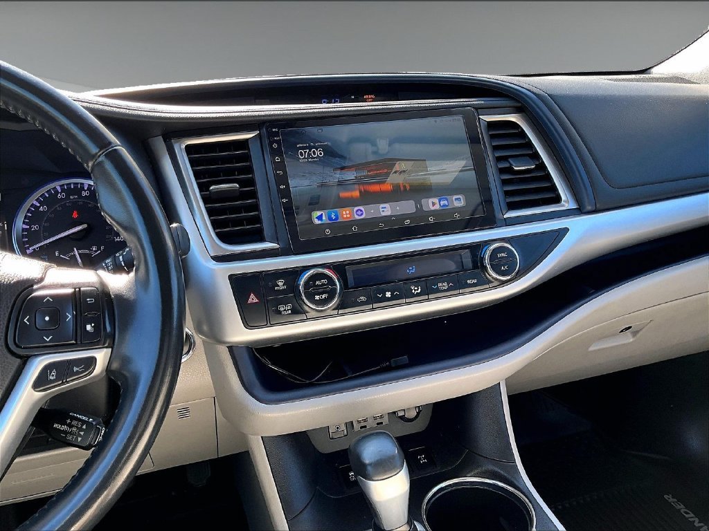 Used 2019 Blizzard Pearl Toyota XLE image 19
