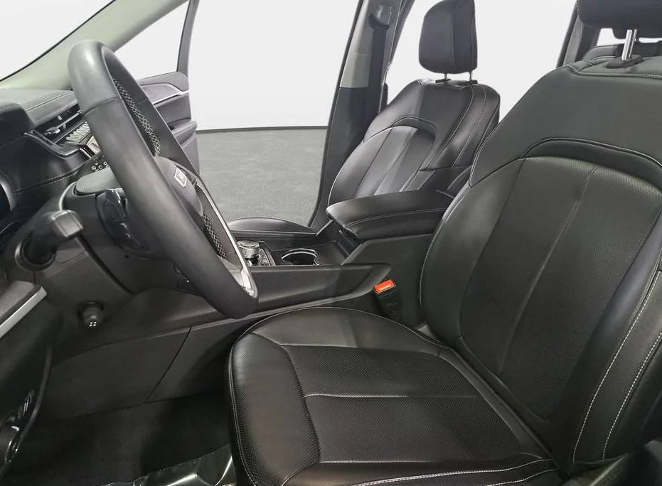 Used 2024 White Jeep Limited image 11
