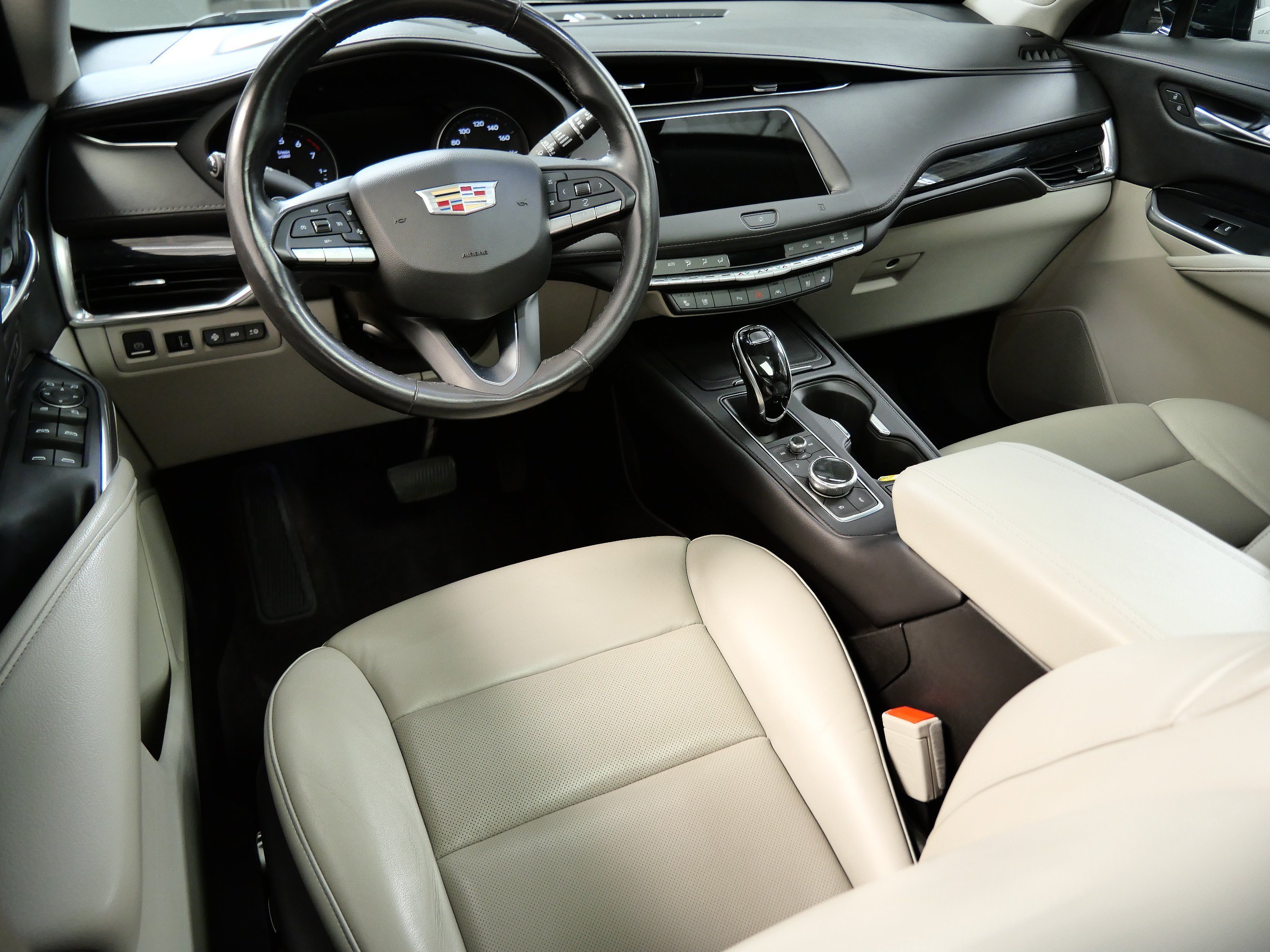 Used 2020 Cadillac XT4 Premium Luxury with VIN 1GYFZDR40LF064533 for sale in Minnetonka, Minnesota