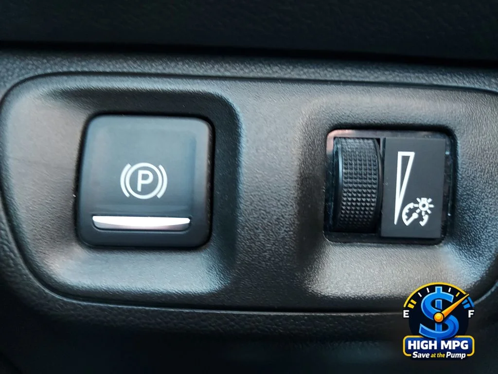 Used 2017 Silver GMC SLT-2 image 18