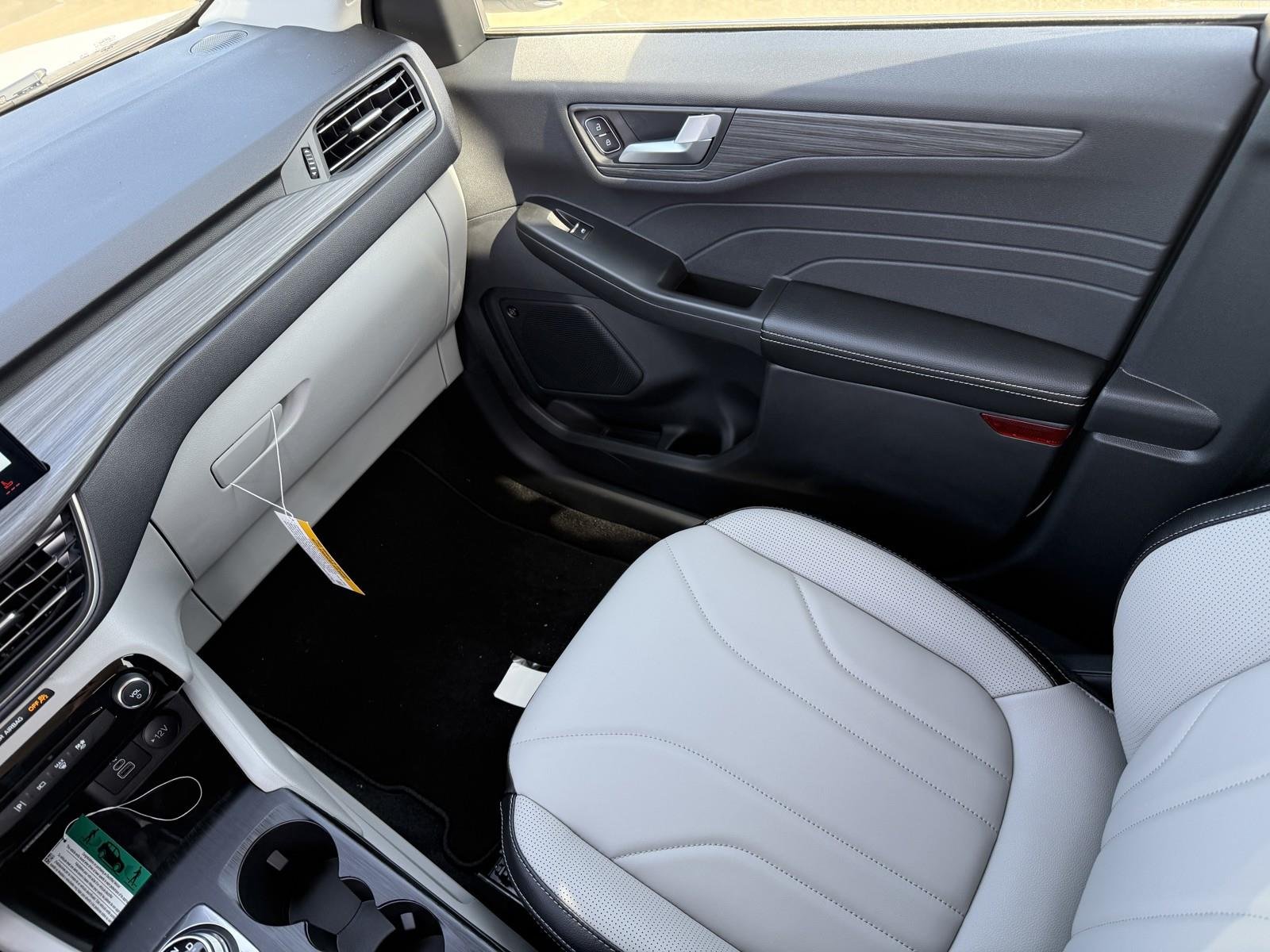 2025 Ford Escape Plug-in hybrid PHEV - Photo 16