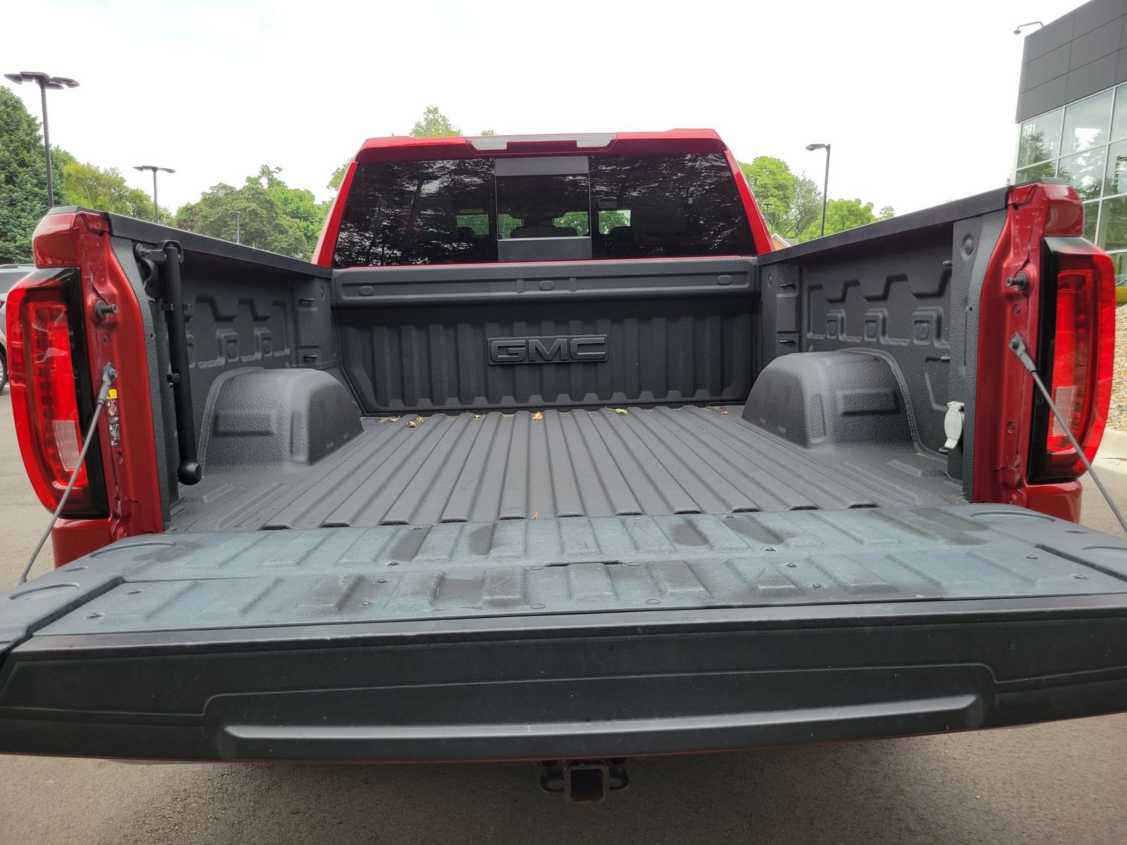 Used 2022 Red GMC SLT image 30