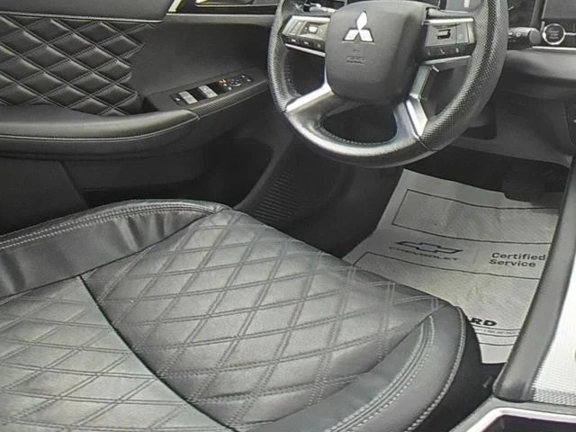 Used 2022  Mitsubishi SEL image 36