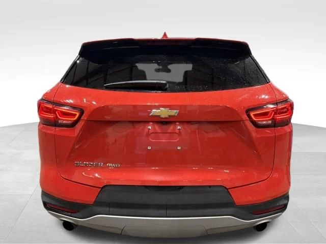 Used 2025 Habanero Orange Chevrolet 2LT image 4